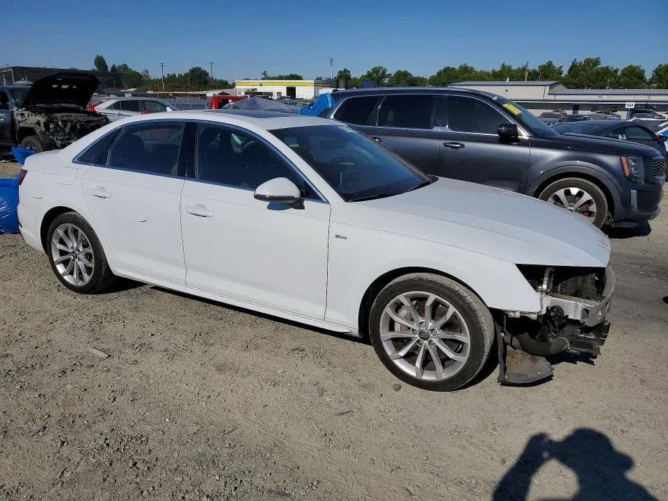 AUDI A4 Premium Plus