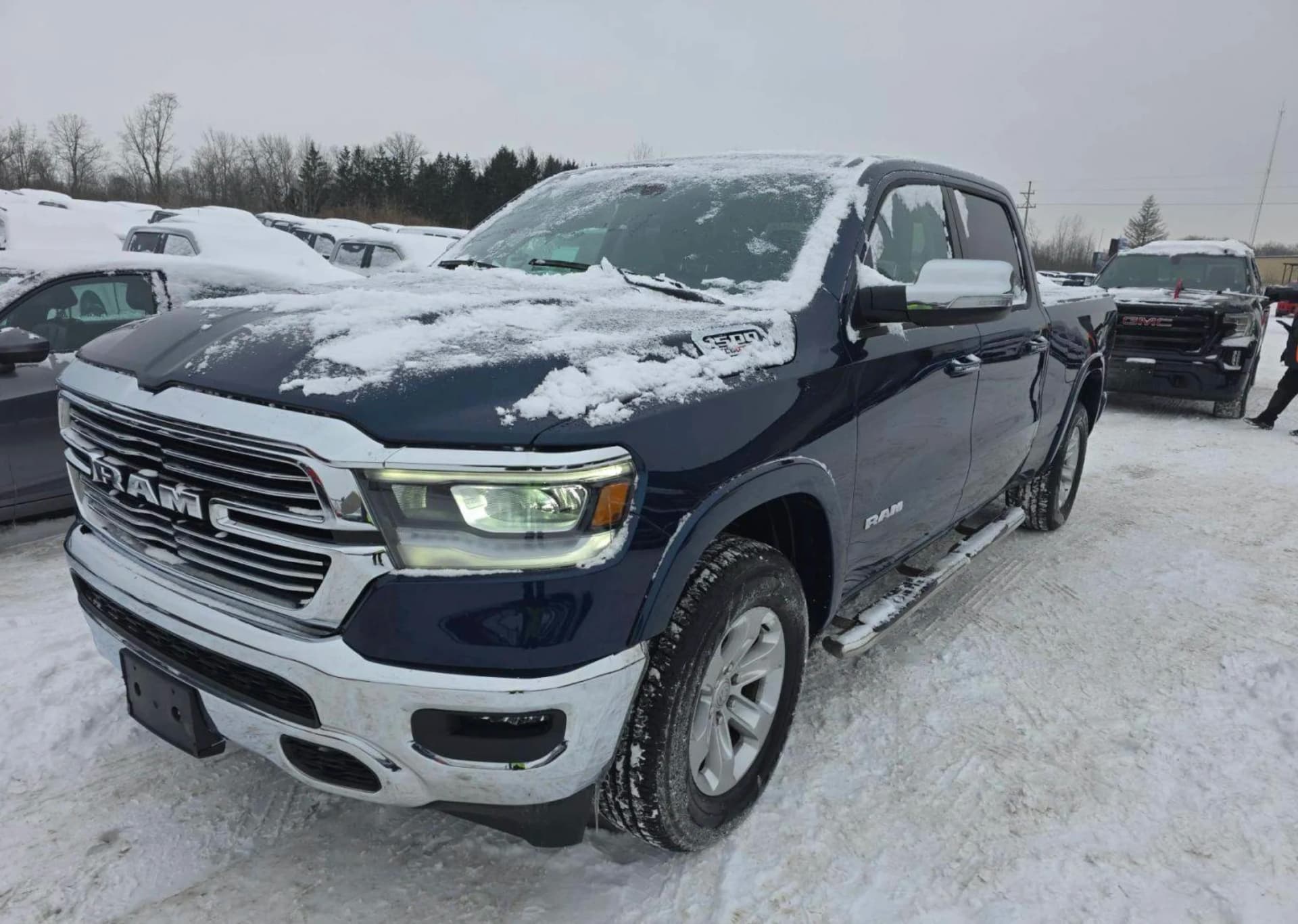 Ram 1500 Laramie Crew Cab Medium Bed