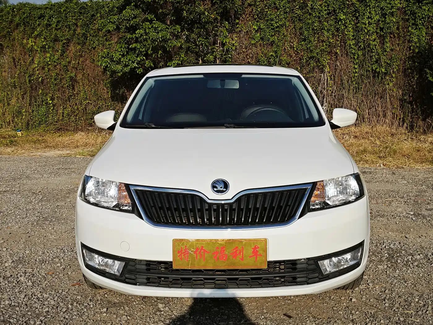 Skoda Rapid Škoda Spaceback 2016 Facelift 1.6L Manual Innovation Edition