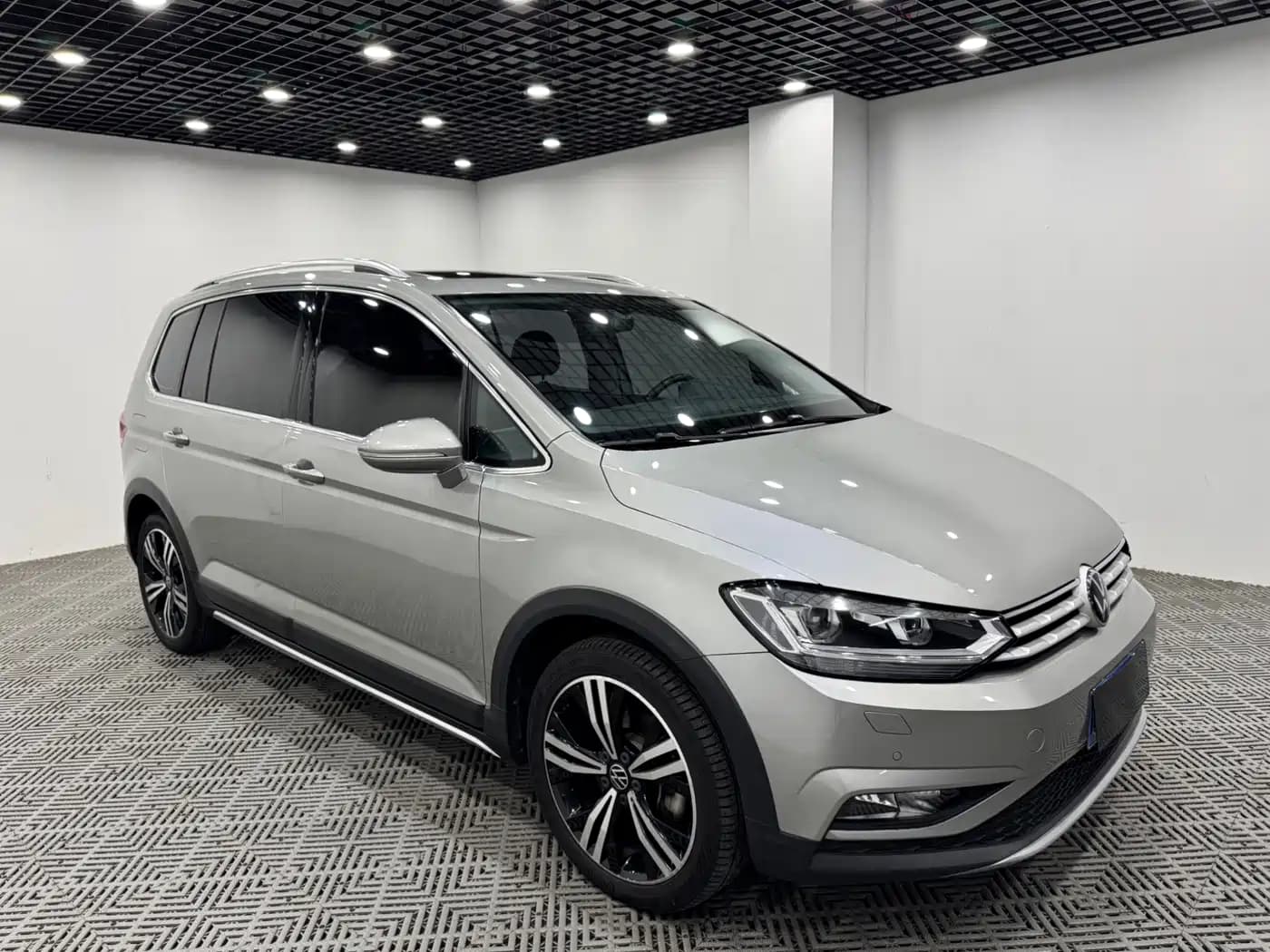 Volkswagen Touran 2021 L 280TSI DSG Cross Edition 7-seater