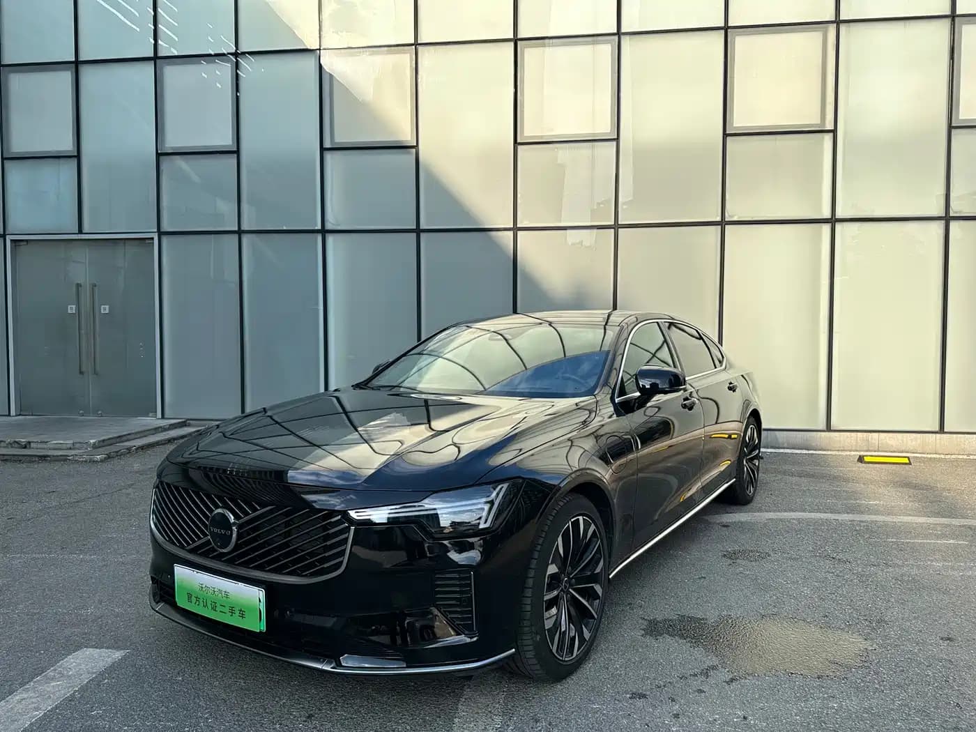 Volvo S90 Plug-in Hybrid 2026 Plug-in Hybrid AWD Long Range Elegance Luxury