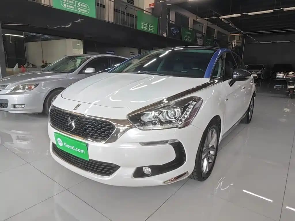 DS 5 2015 1.6T Luxury THP160