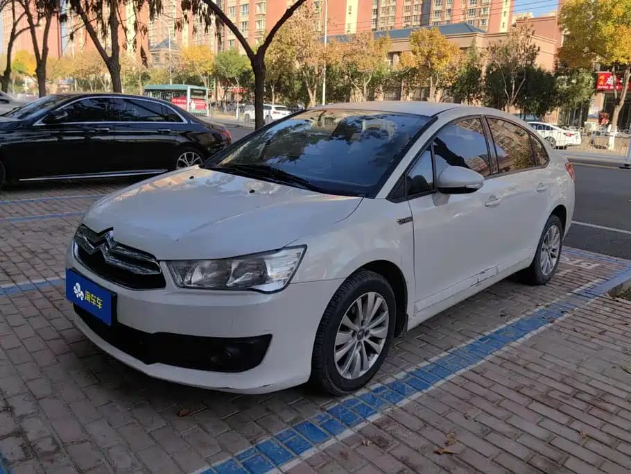 Citroen C-Quatre Citroën 2016 Classic Sedan 1.6L Manual Premium