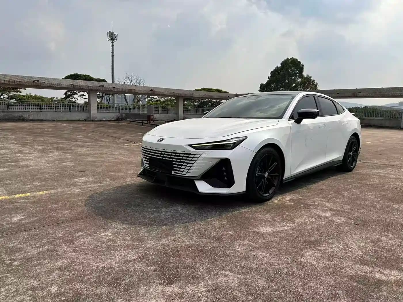 Changan Changan UNI-V 2023 1.5T Luxury Edition