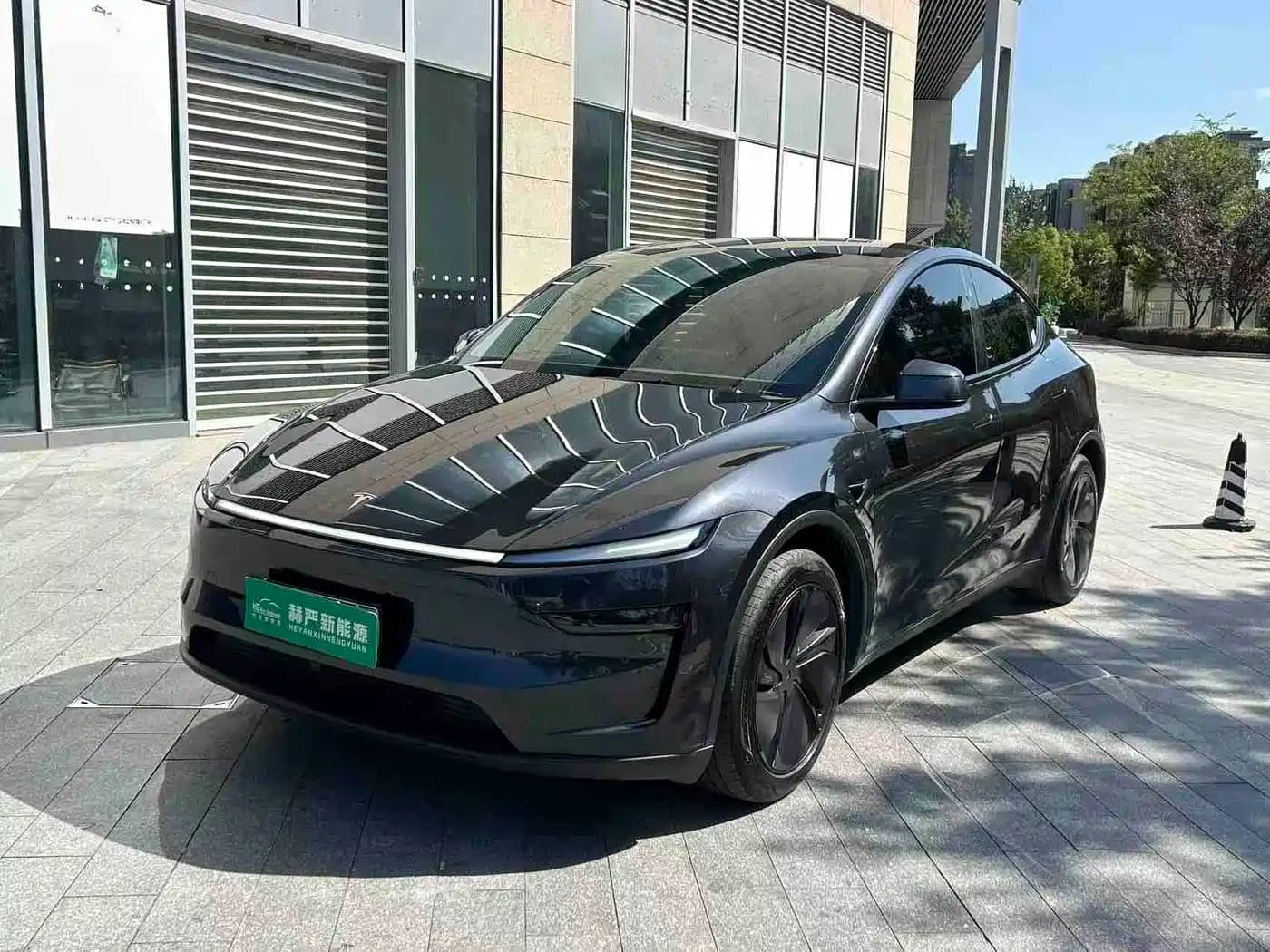 Tesla Model Y 2025 Rear-Wheel Drive