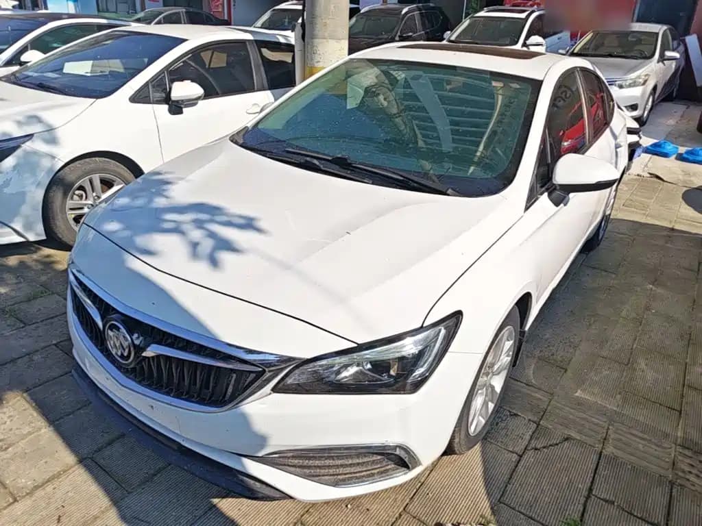 Buick Verano 2018 Sedan 20T Dual Clutch Leading