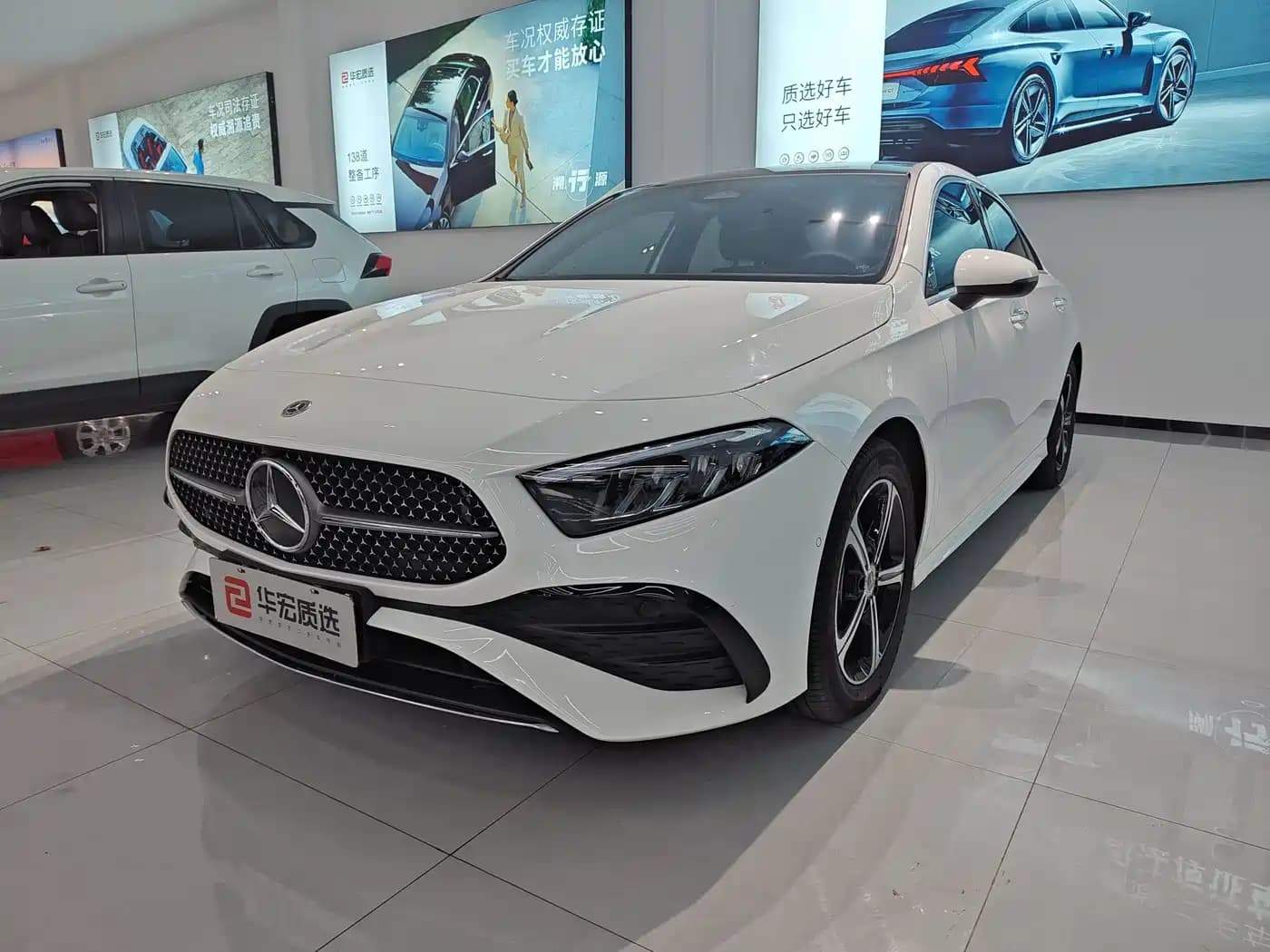 Mercedes-Benz A-Class 2025 A 200 L Fashion Edition