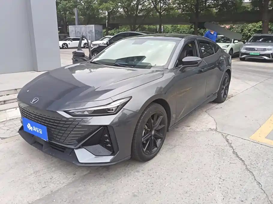 Changan Changan UNI-V 2022 1.5T Premium Model