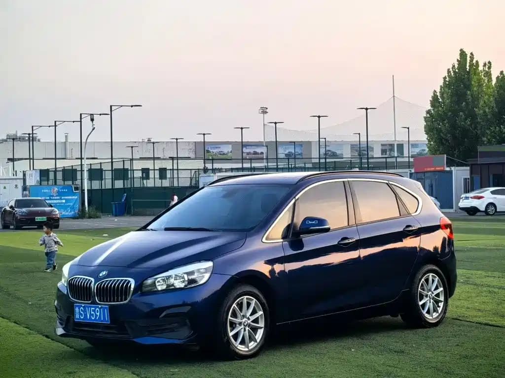 BMW 2 Series Touring 2018 218i Luxury Line