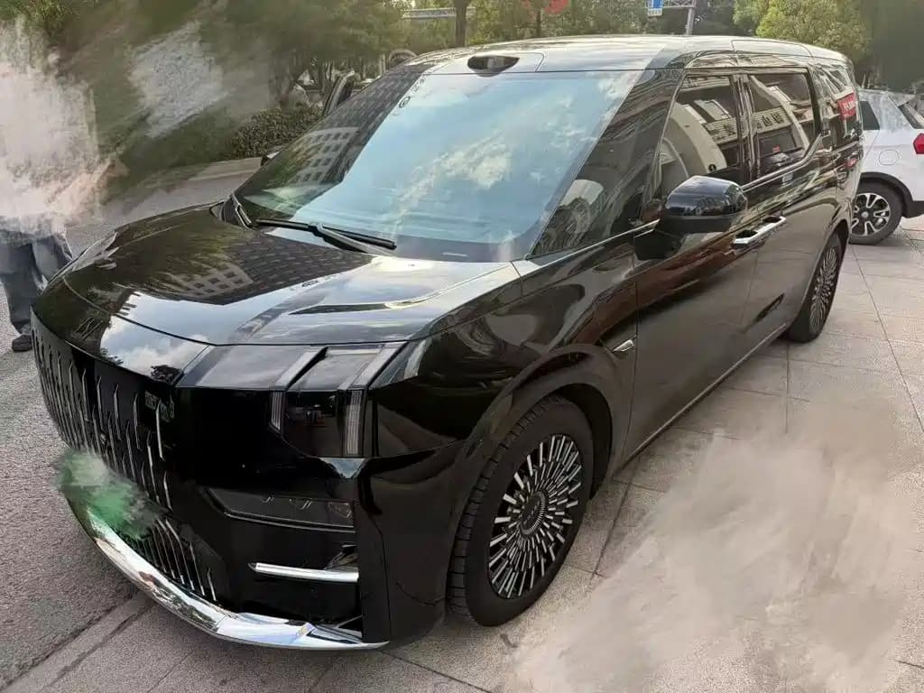 Zeekr 009 2024 6-seat Executive AWD 108kWh