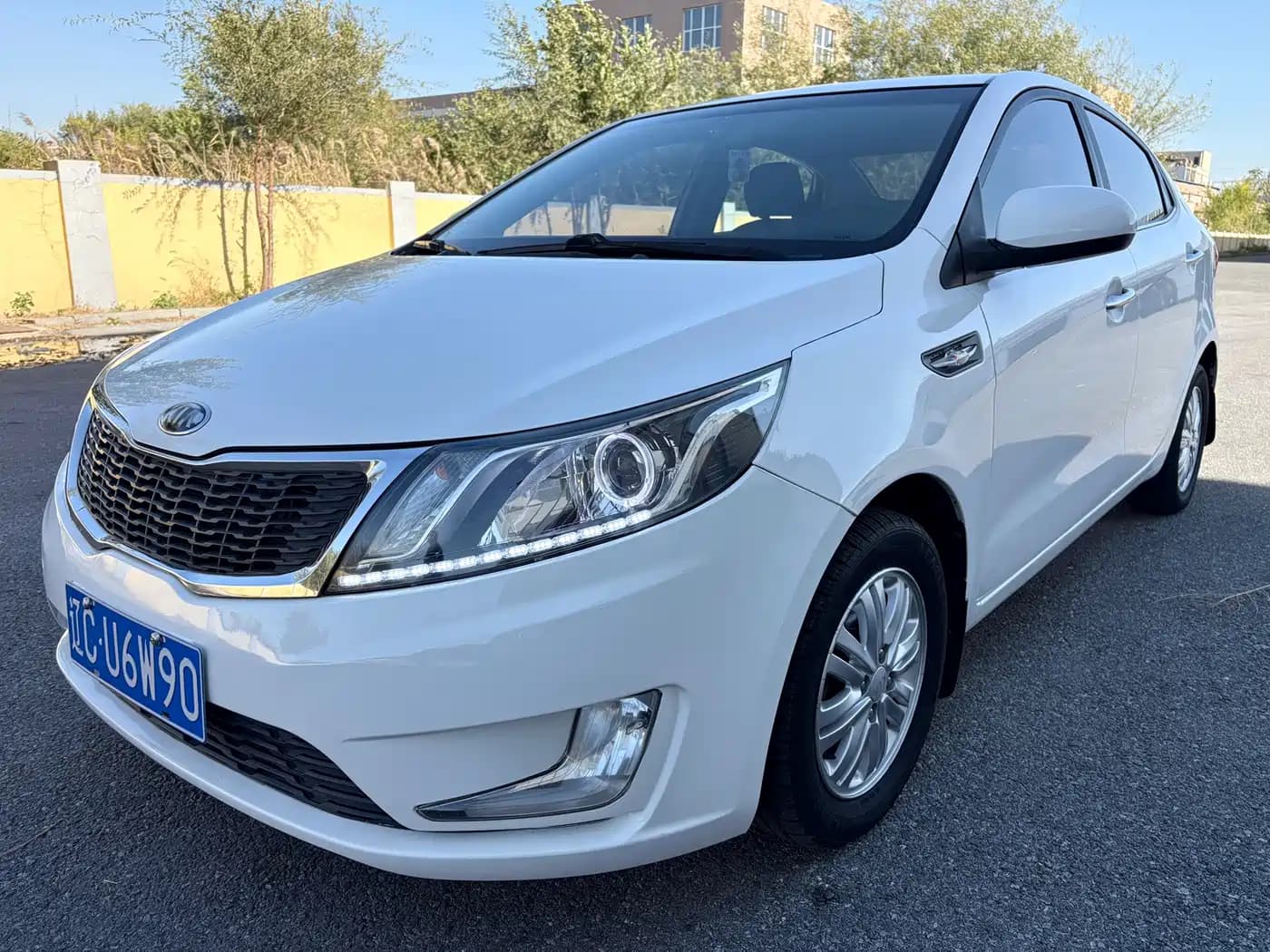 Kia K2 2012 Sedan 1.4L MT GLS Commemorative Edition