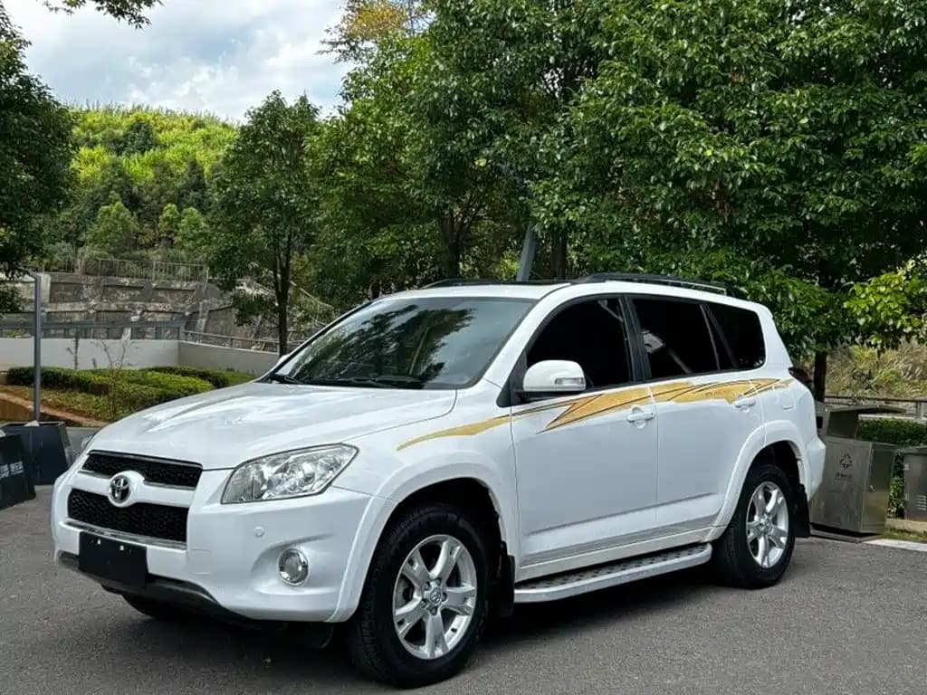 Toyota RAV4 Rongfang 2011 2.0L Automatic Classic Edition