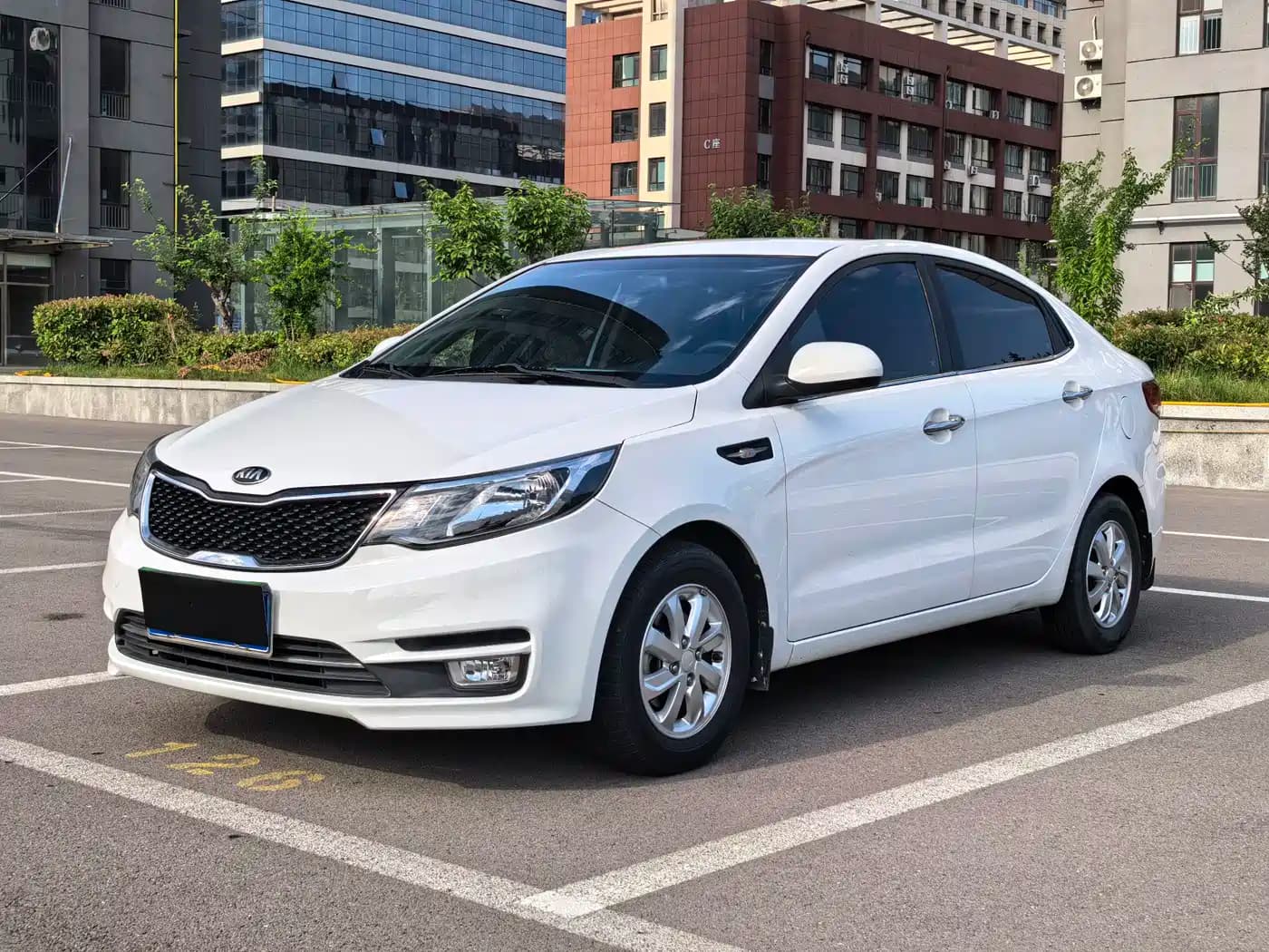 Kia Kia K2 2015 Sedan 1.4L MT GLS