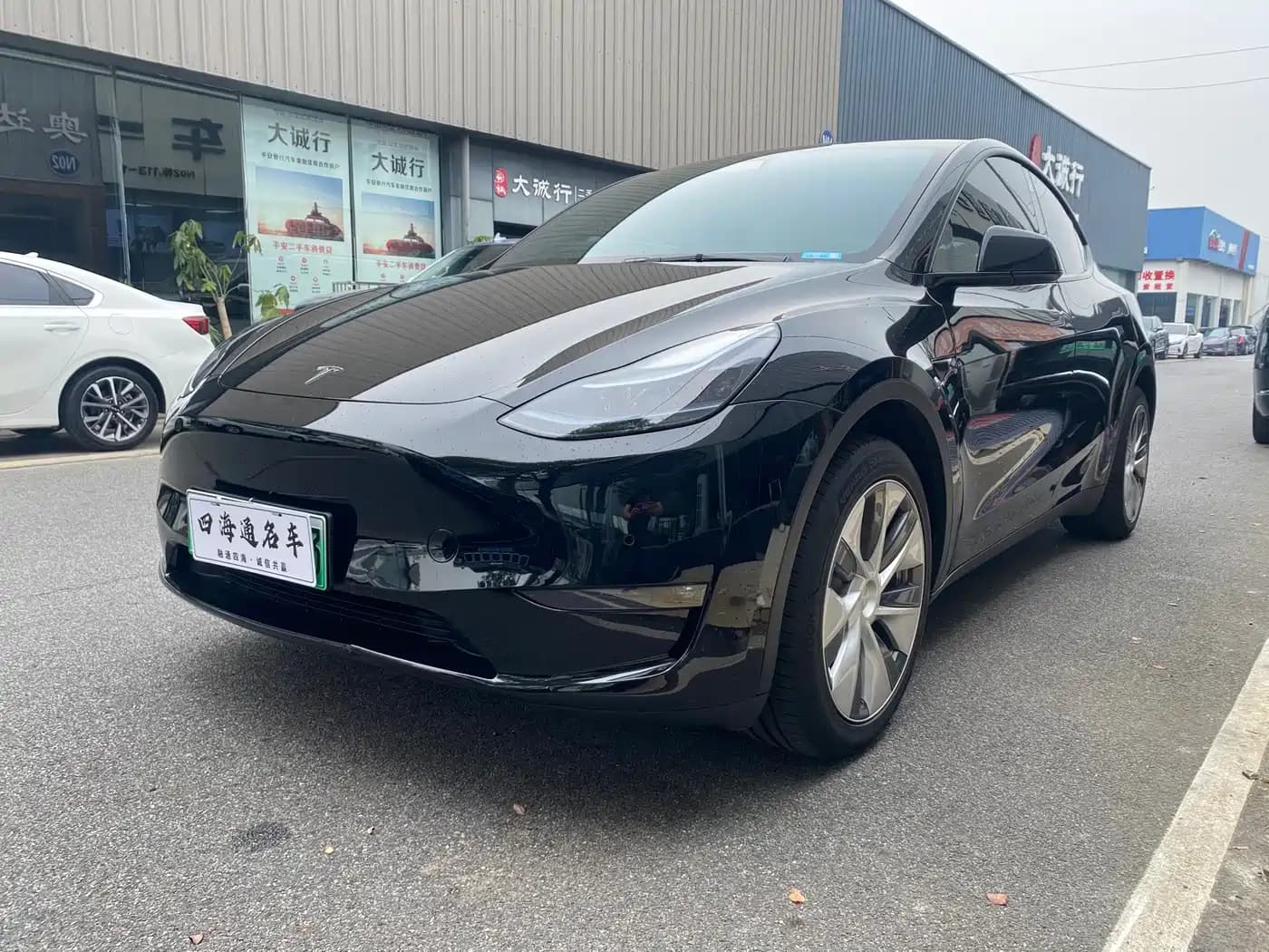 Tesla Model Y 2023 Long Range All-Wheel Drive Edition