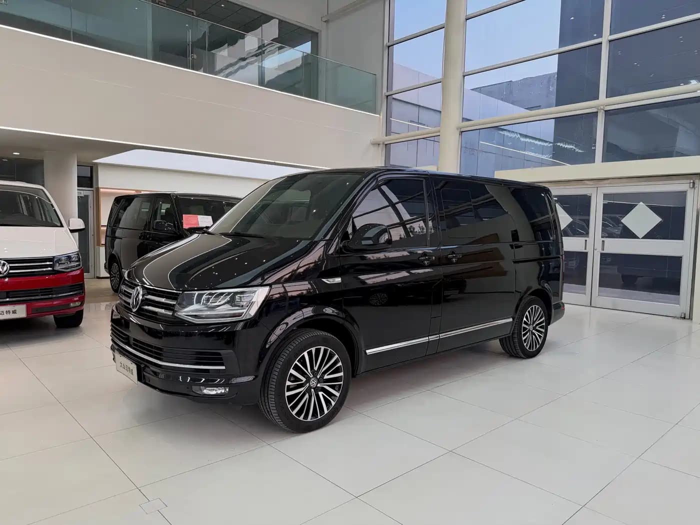 Volkswagen Multivan 2018 2.0TSI 4WD Premium Edition 7-Seater