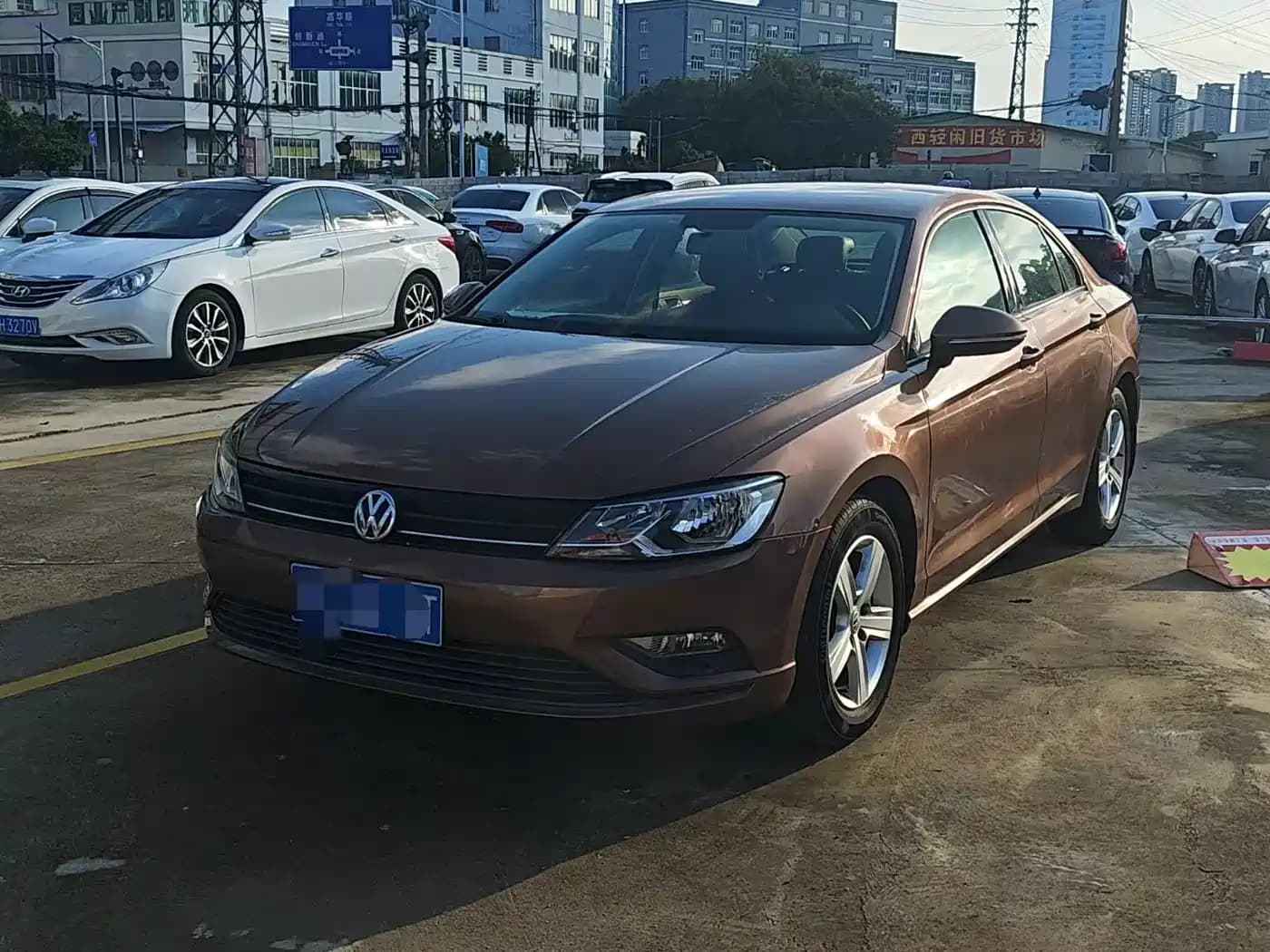 Volkswagen Lamando 2015 230TSI DSG Style