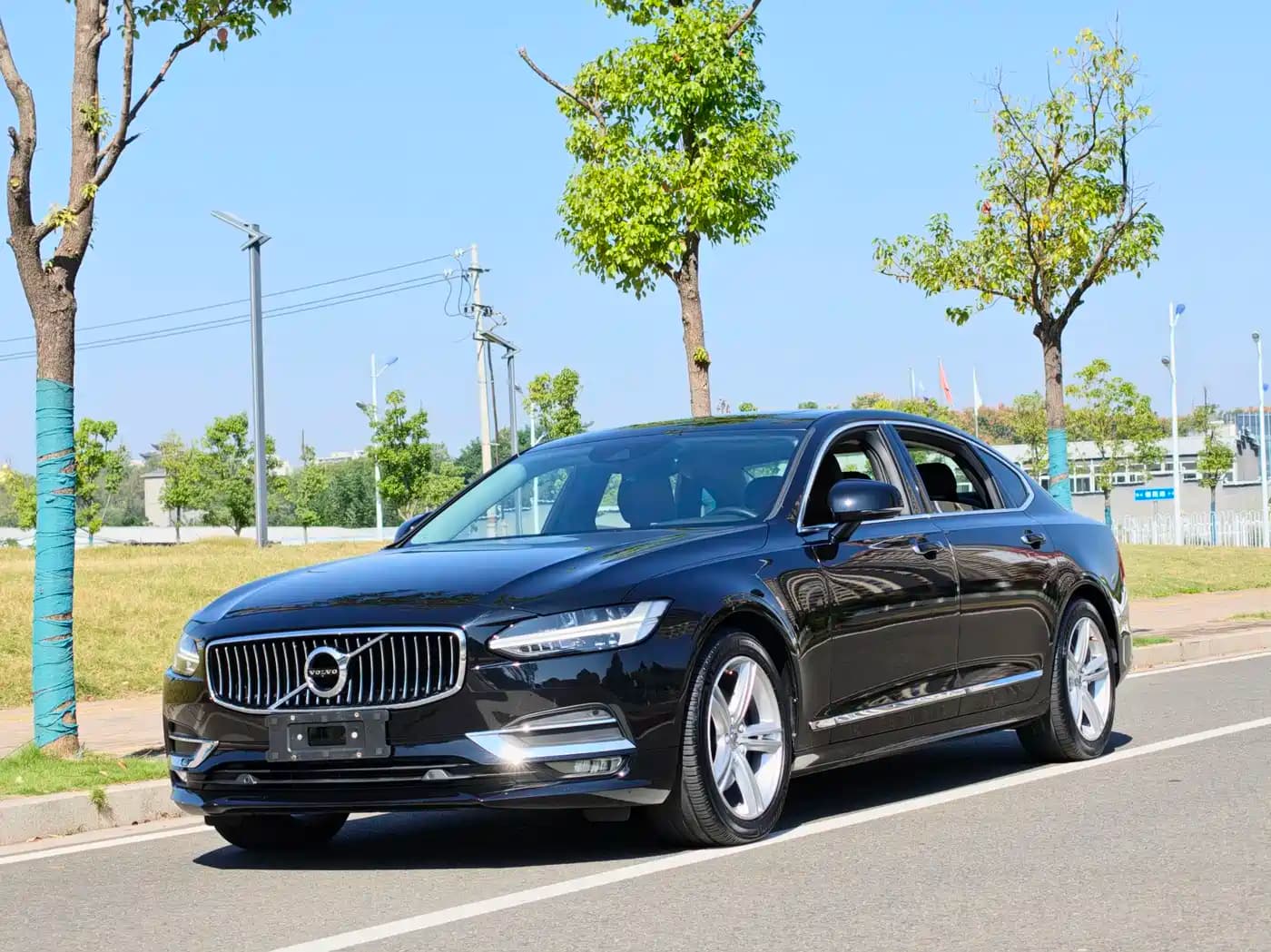 Volvo S90 2019 T5 Momentum