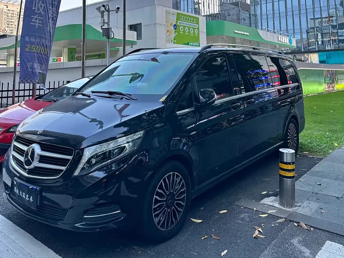 Mercedes-Benz Mercedes-Benz V-Class 2017 Model V 260 L Premium Extended Edition