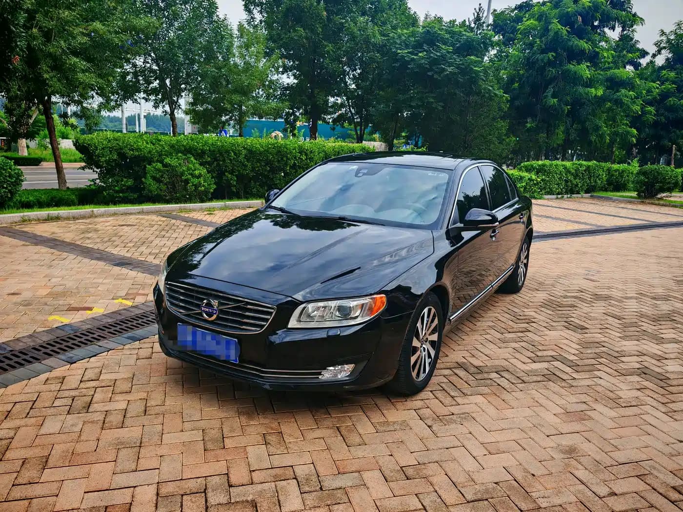 Volvo S80L 2014 2.0T T5 Momentum