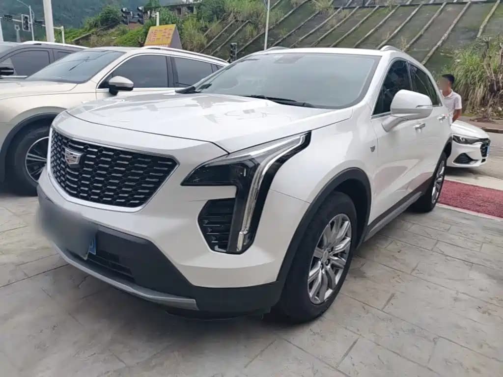 Cadillac XT4 2022 28T FWD Luxury