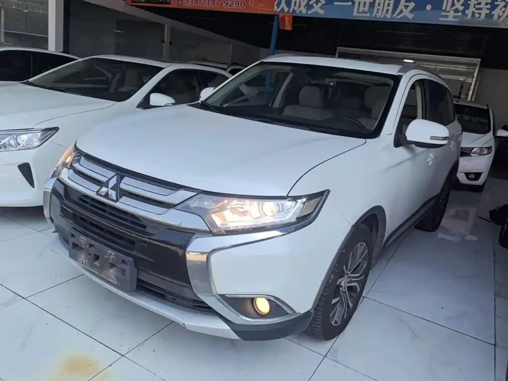 Mitsubishi Outlander 2018 2.0L 2WD Glory Edition 5-seater