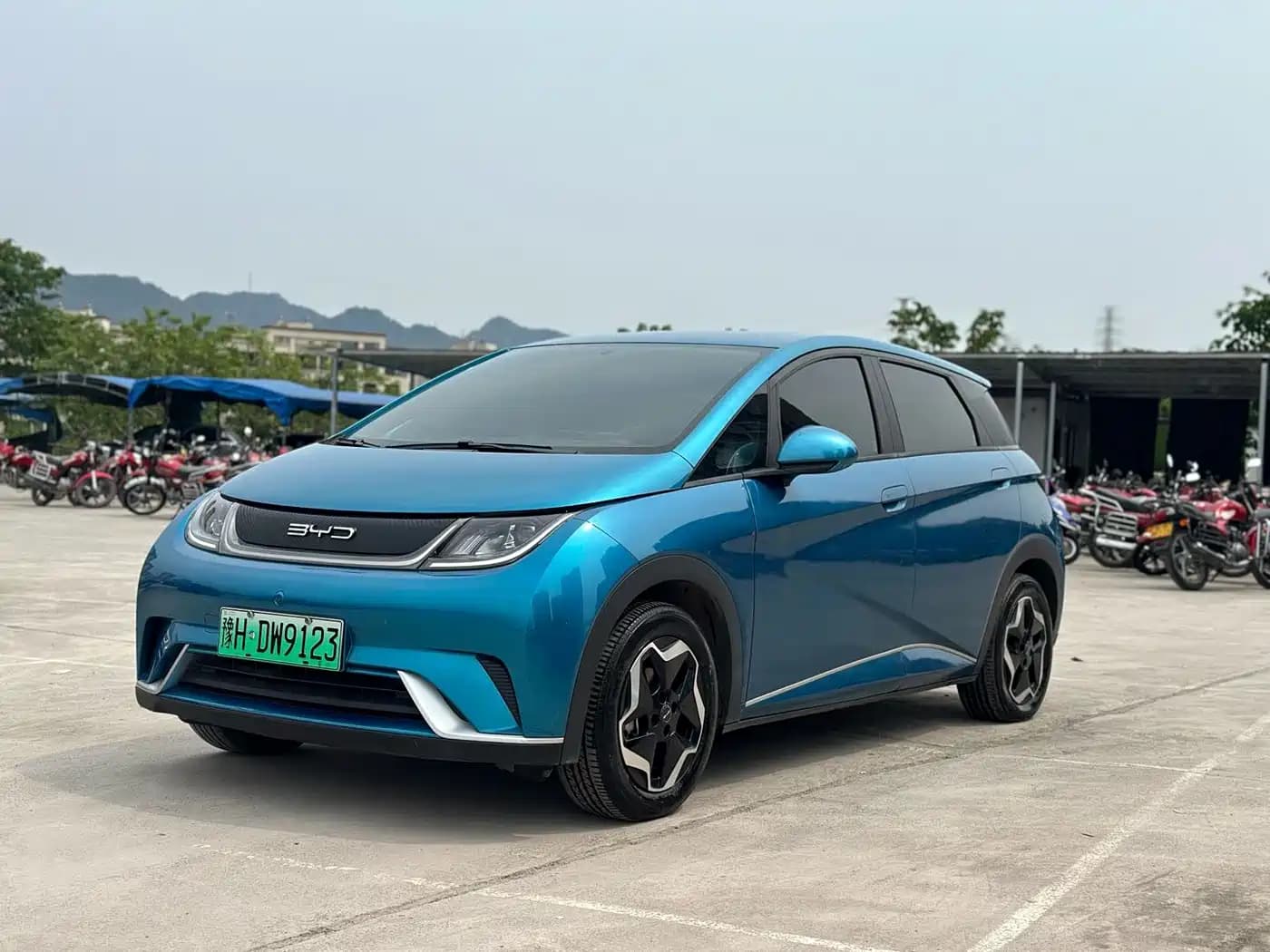 BYD Dolphin 2021 Model 405km Fashion Edition
