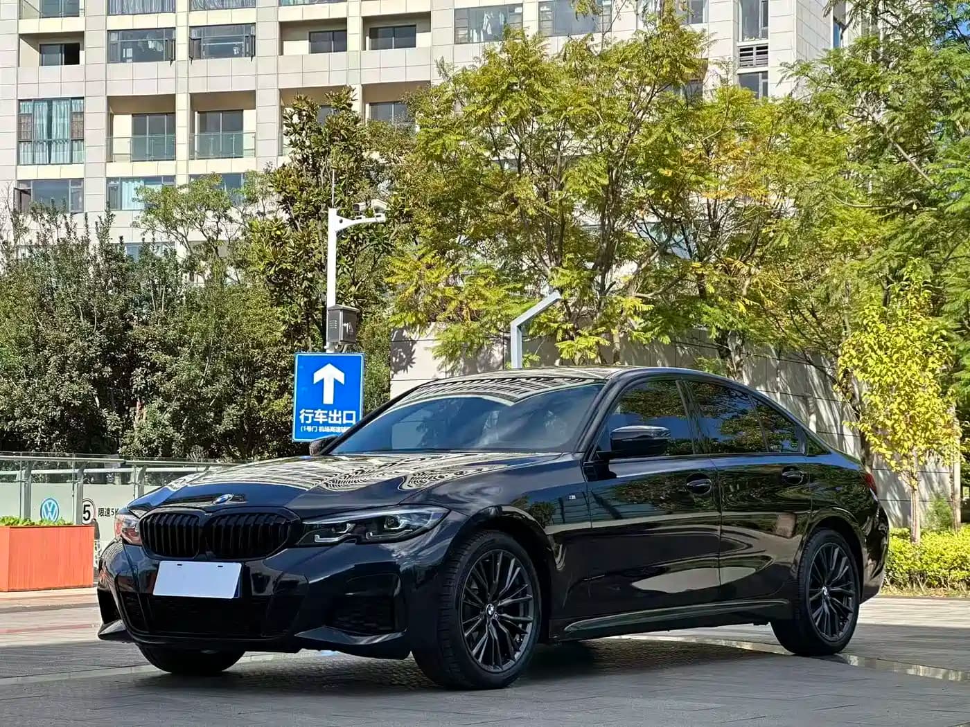 BMW BMW 3 Series 2022 325i M Sport Shadow Edition