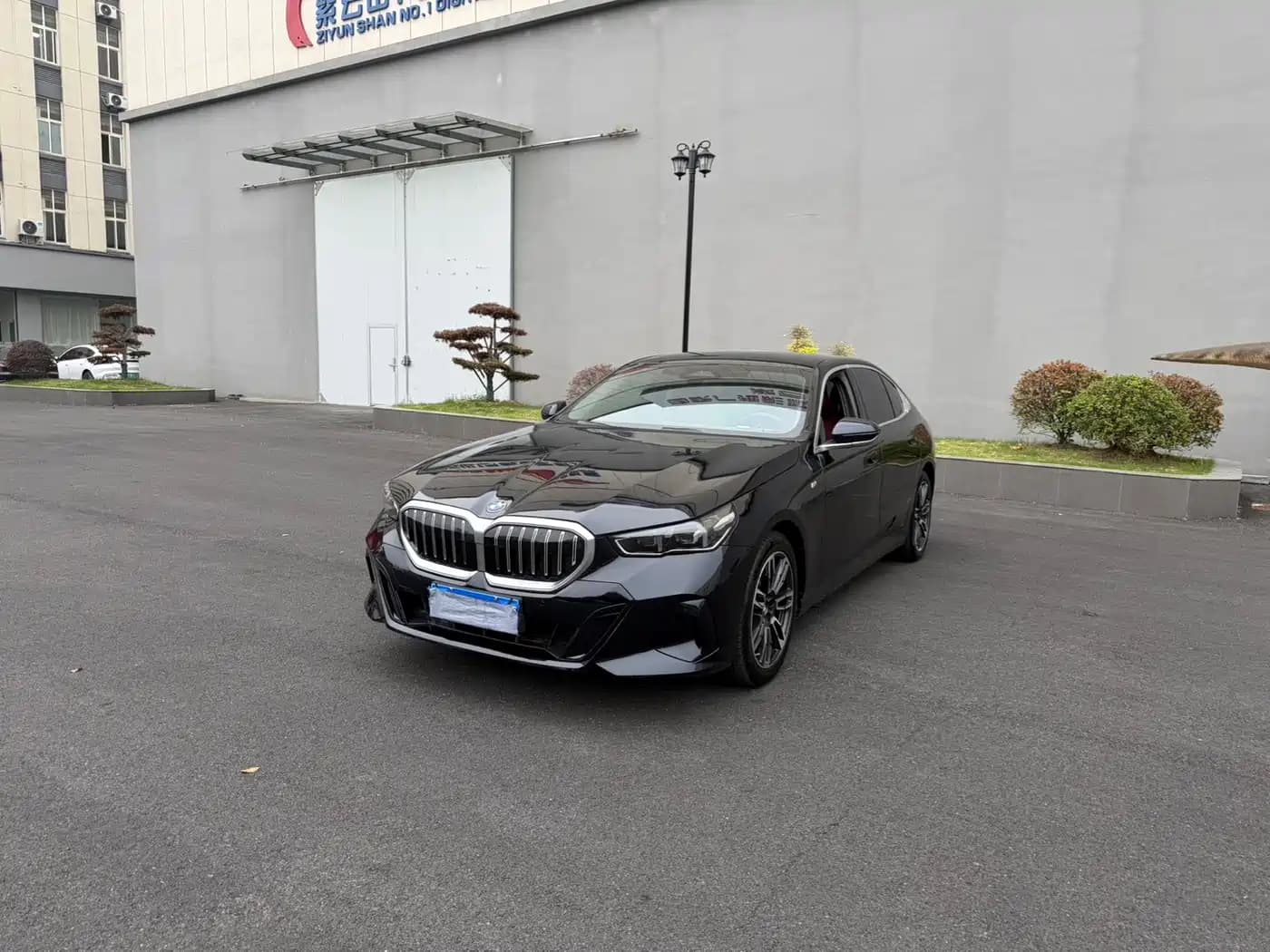 BMW 5 Series 2024 525Li M Sport Package