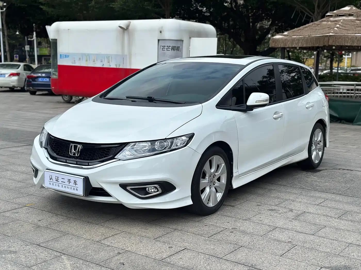 Honda Jade 2016 1.8L Automatic Comfort Elite Version 5-seater