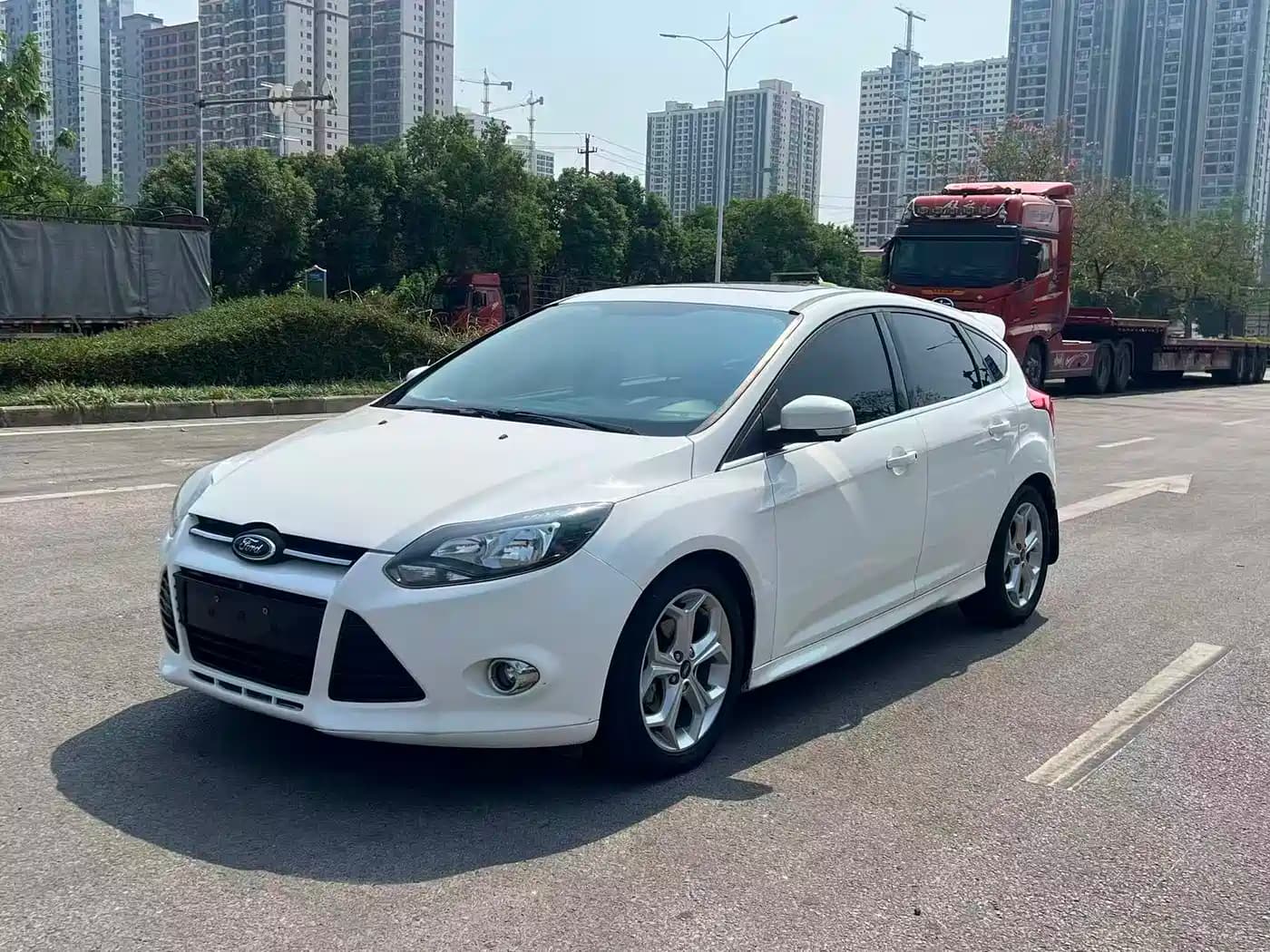 Ford Focus 2012 Hatchback 2.0L Automatic Luxury Sport