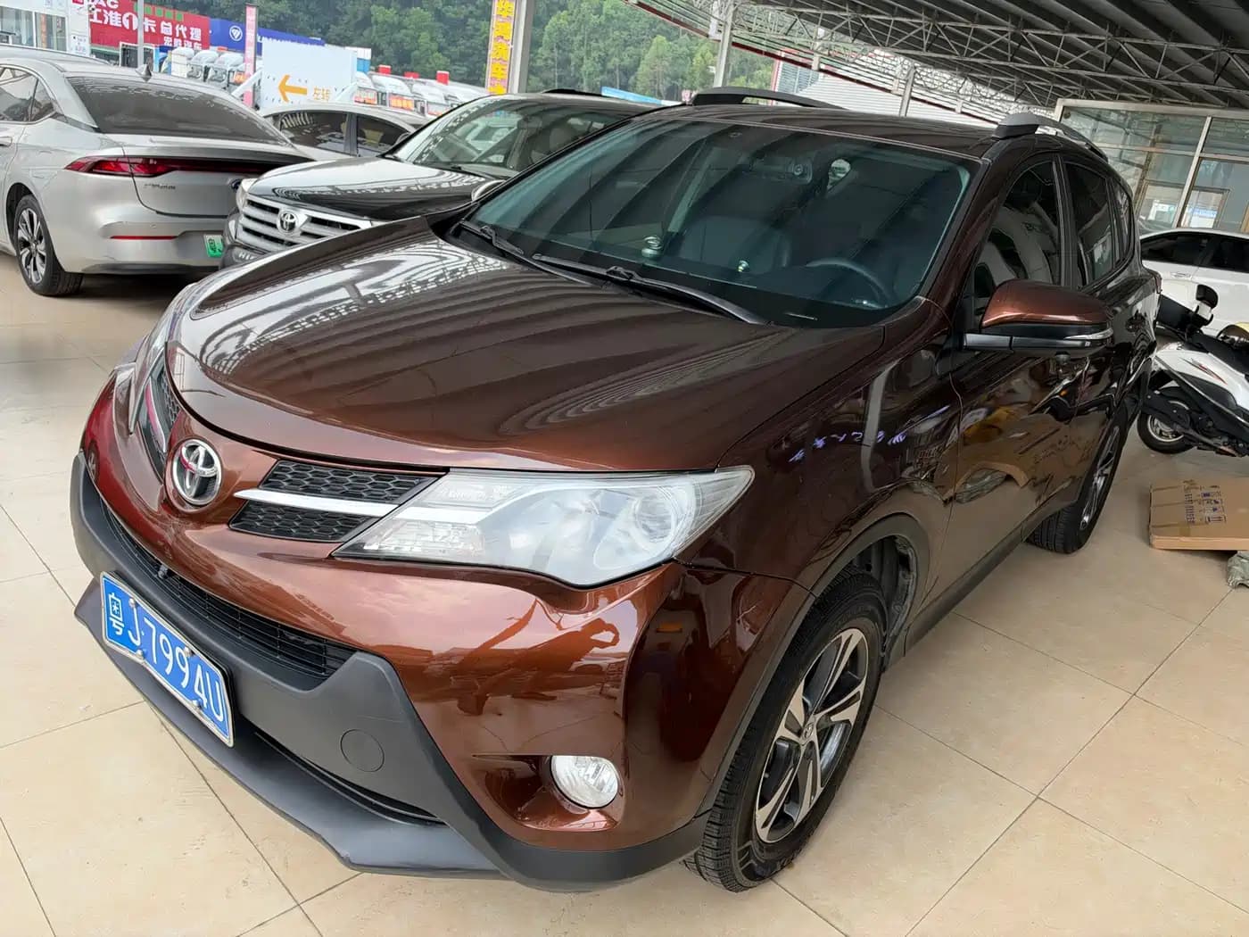 Toyota RAV4 Rongfang 2015 2.0L CVT 2WD Trend Edition