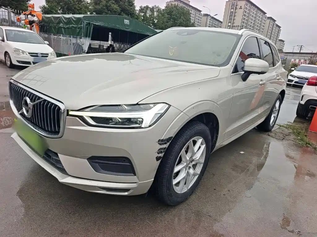Volvo XC60 2018 T5 AWD Momentum Edition