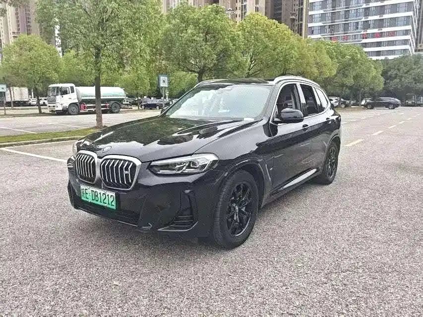 BMW iX3 2024 Leading Edition