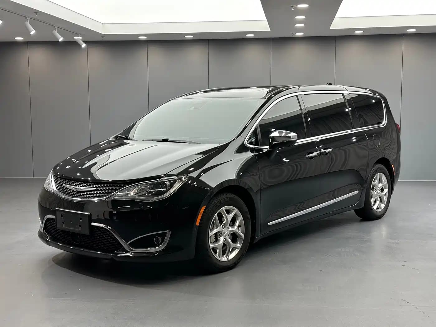 Chrysler Grand Voyager (Import) 2017 3.6L Premium Edition