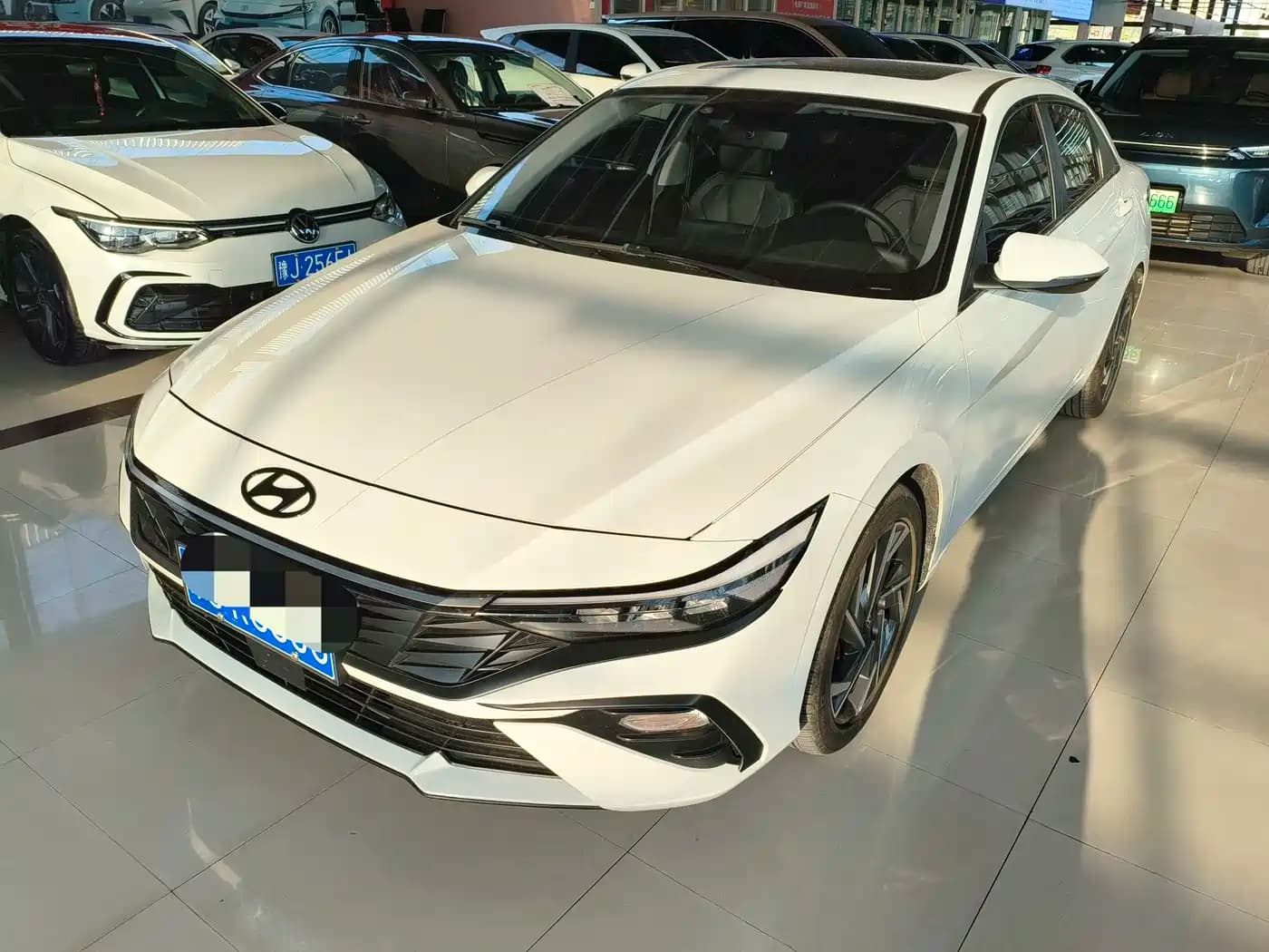 Hyundai Elantra 2023 1.5L CVT GLX Elite Edition