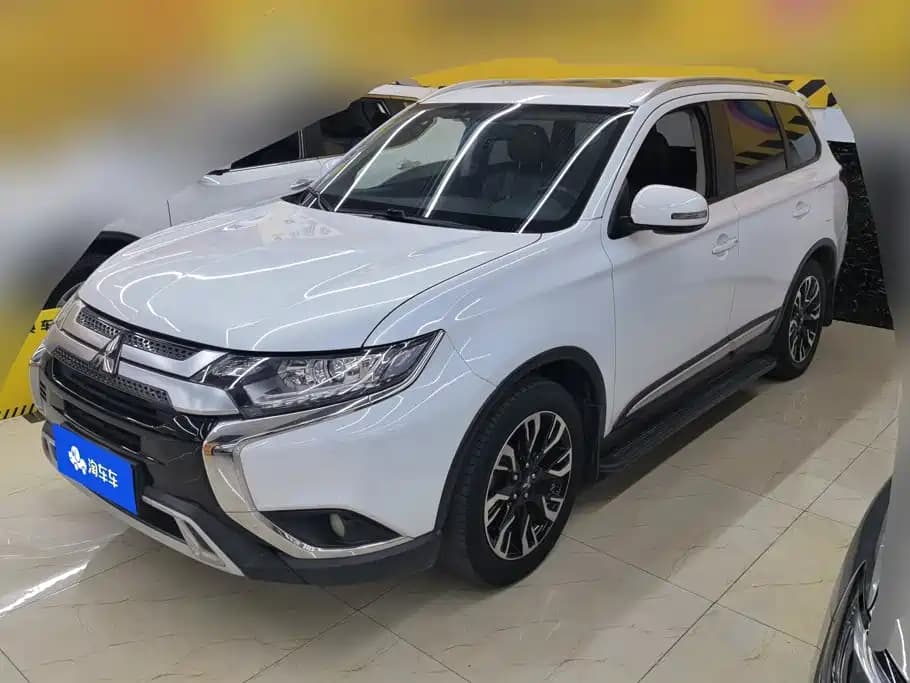 Mitsubishi Outlander 2020 2.0L 2WD Premium 7-seater