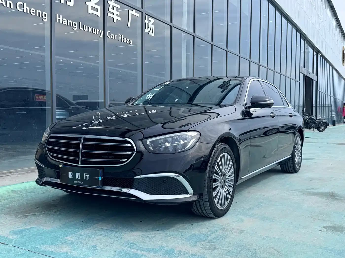 Mercedes-Benz Mercedes-Benz E-Class 2023 E 300 L Fashion