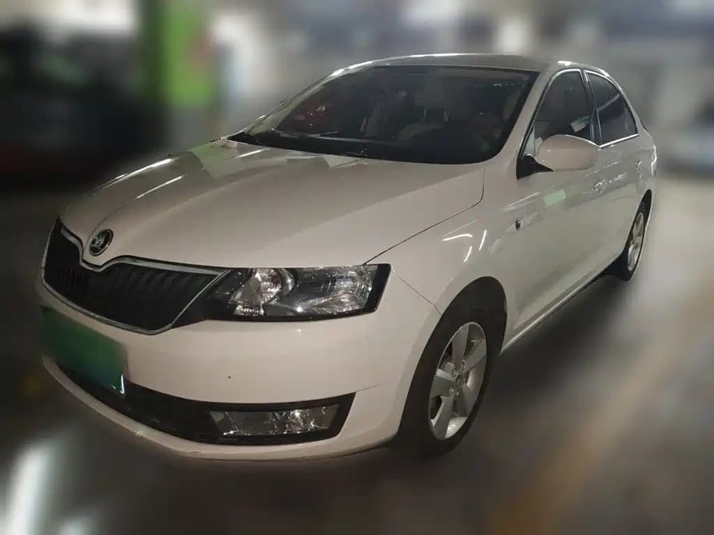 Skoda Rapid Škoda 2015 1.6L Manual Smart Selection