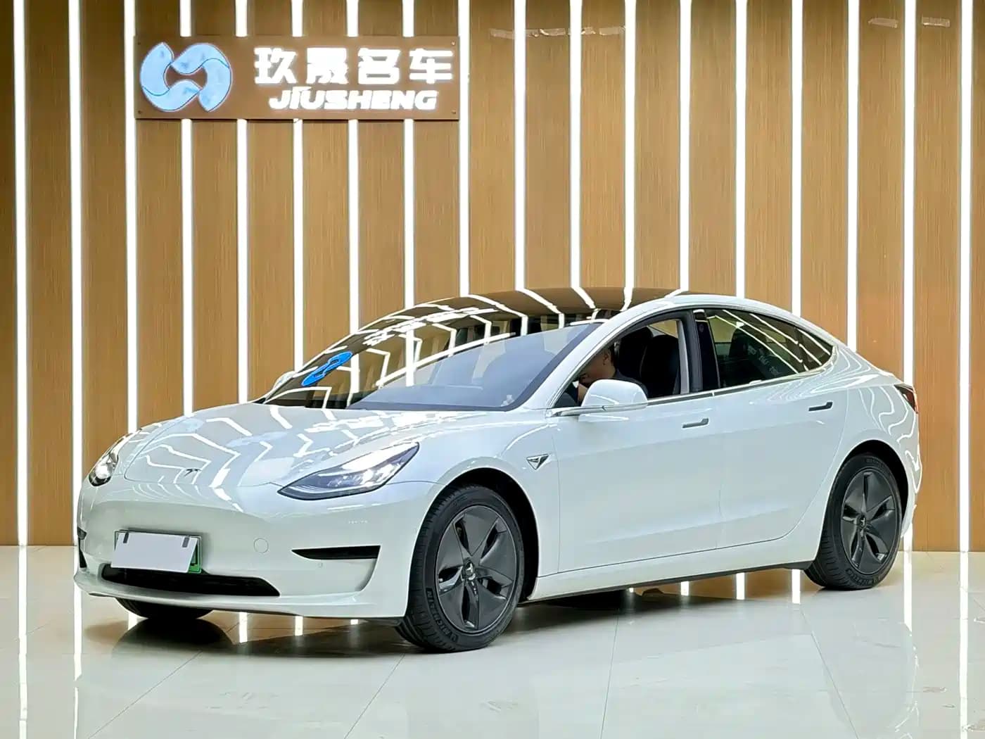 Tesla Model 3 2020 Facelift Standard Range RWD Upgrade