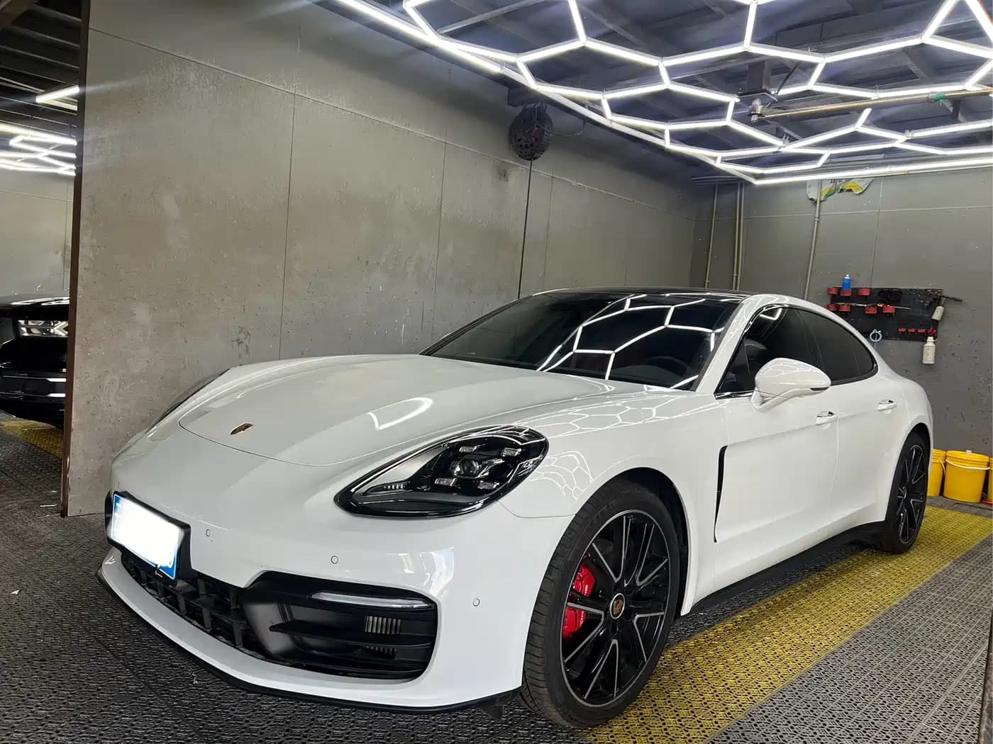 Porsche Panamera 2023 2.9T Platinum Edition