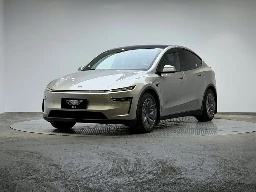 Tesla Model Y L 2025 Facelift Long Range AWD