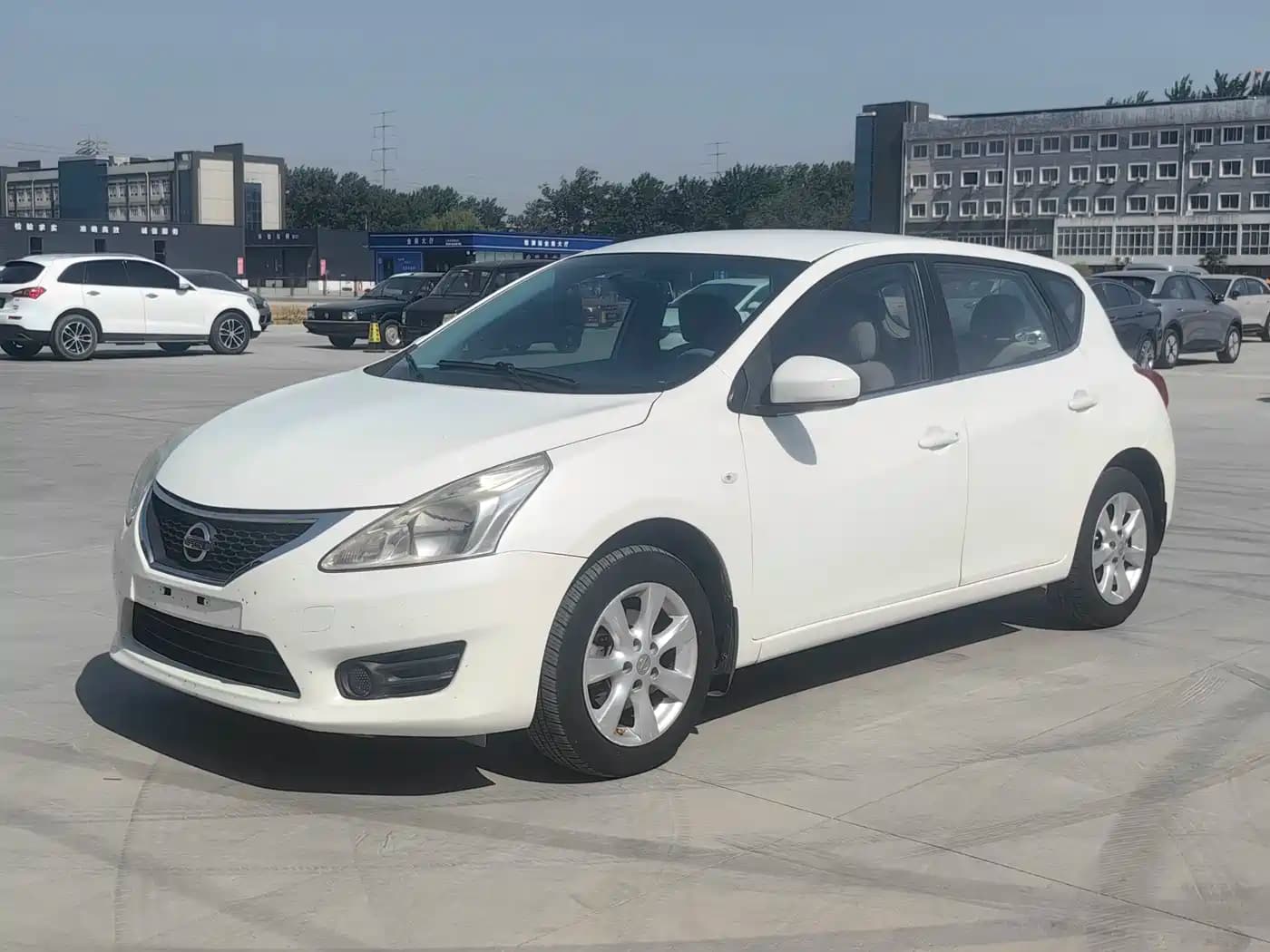 Nissan Tiida 2014 1.6L CVT Comfort