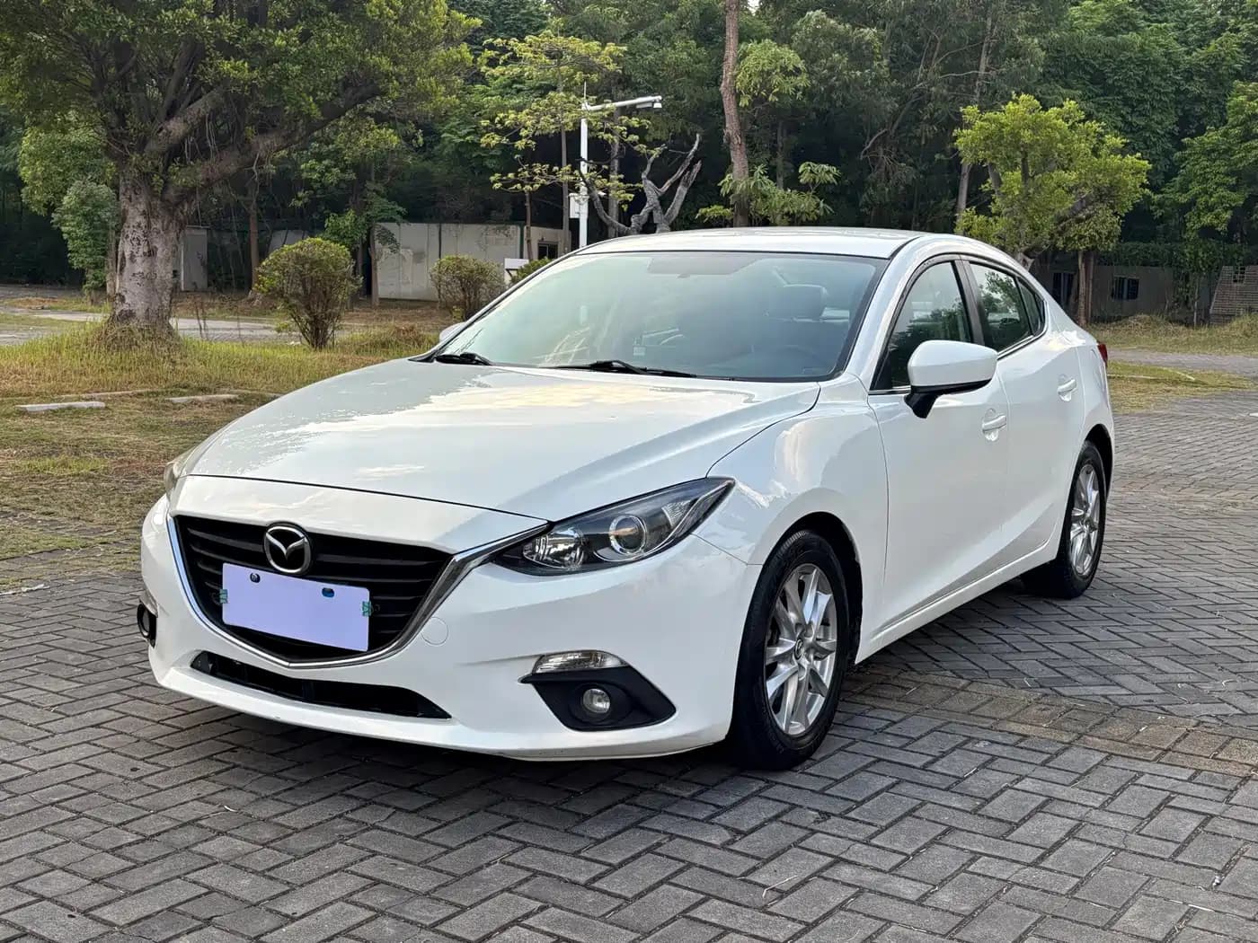 Mazda 3 Mazda3 Axela 2016 Sedan 1.5L Automatic Comfort