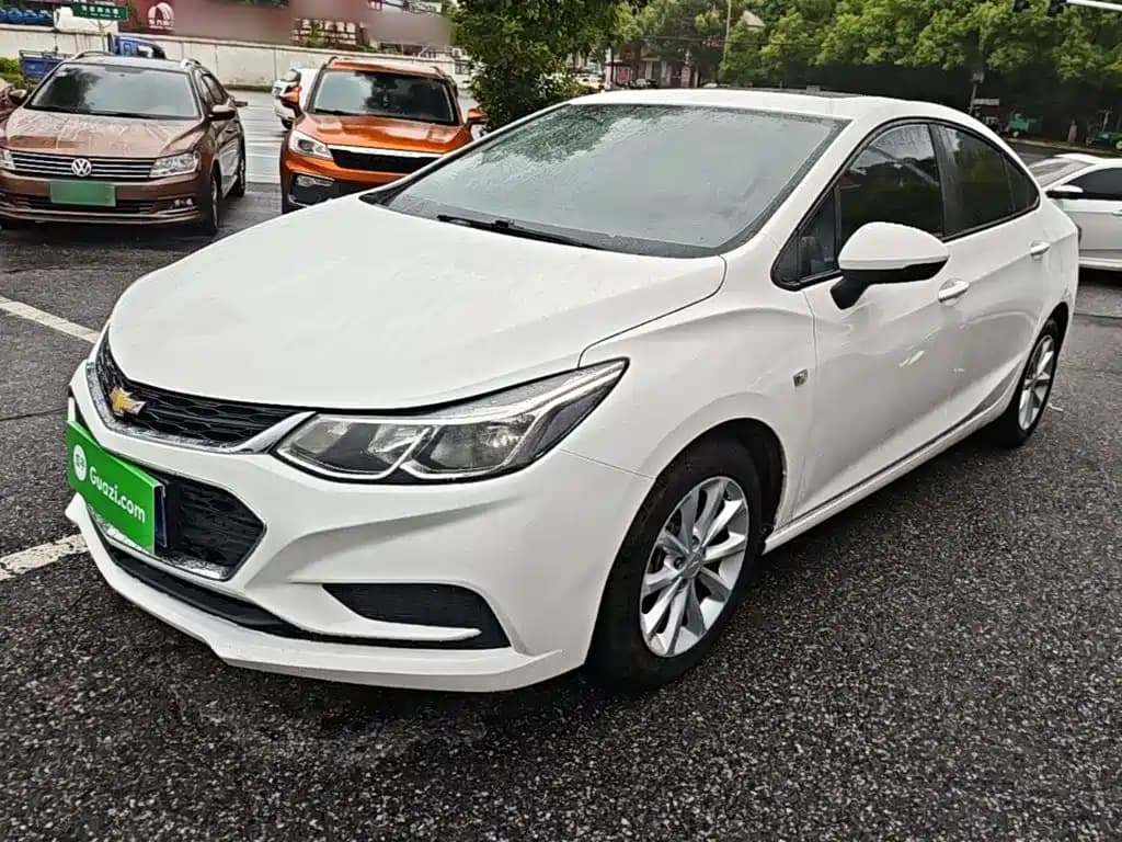 Chevrolet Cruze 2018 320 Automatic Pioneer Sunroof Edition
