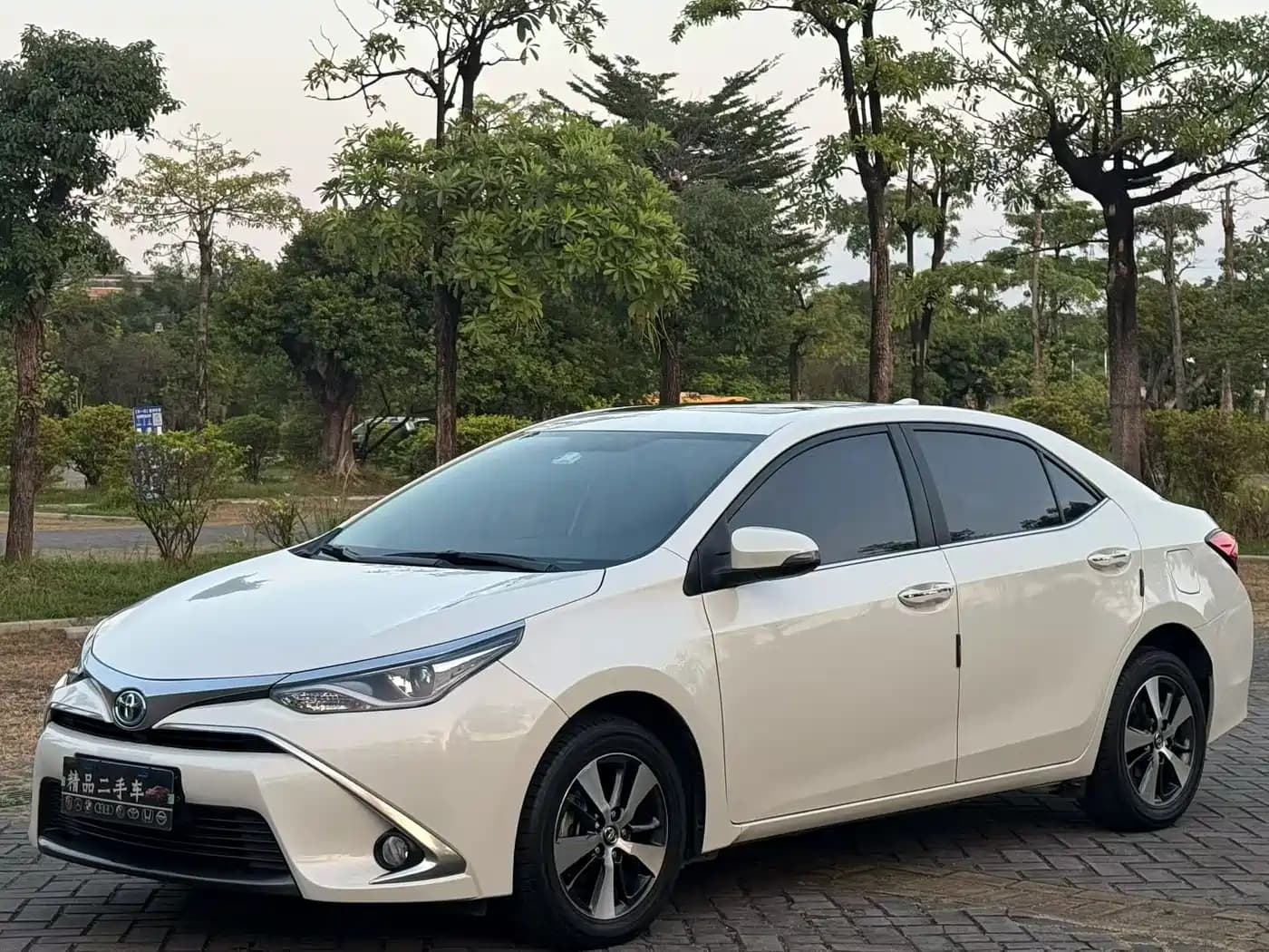 Toyota Corolla Levin Levin 2017 Facelift Hybrid 1.8H V E-CVT Luxury Version China V