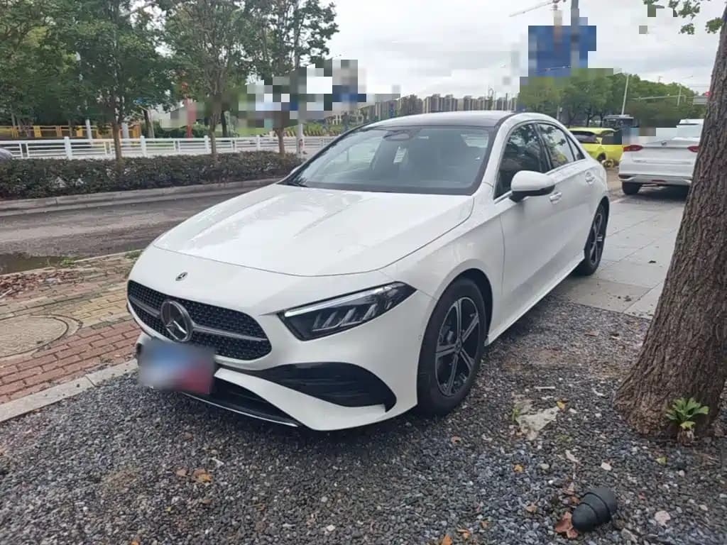 Mercedes-Benz A-Class 2025 A 200 L Fashion Edition
