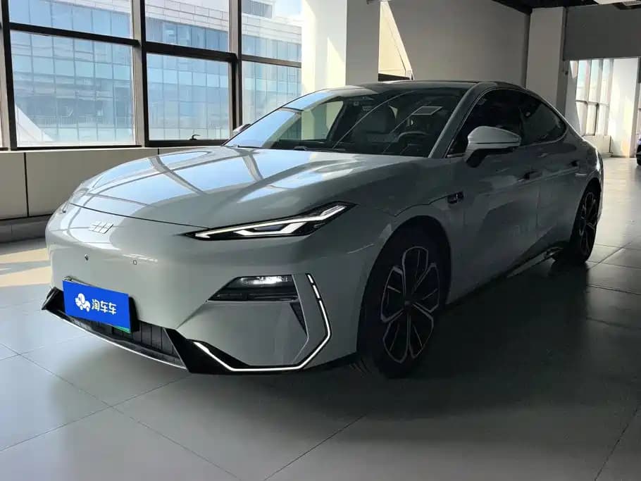 Geely Galaxy E8 Galaxy 2025 700km Long Voyage Smart Drive Edition