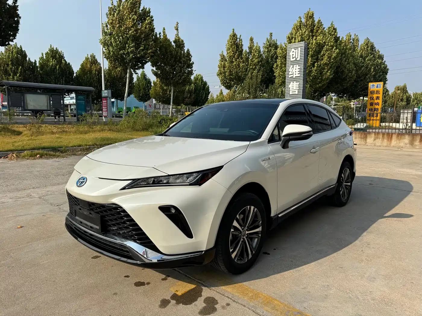 Toyota Venza 2022 Dual Engine 2.5L CVT 2WD Luxury