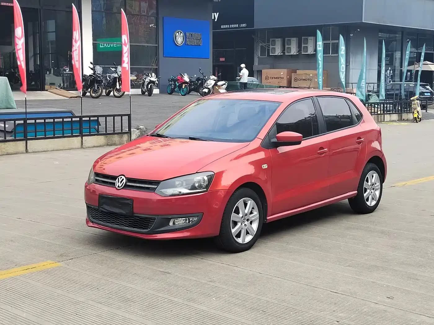 Volkswagen Polo 2013 1.4L Automatic Luxury Edition