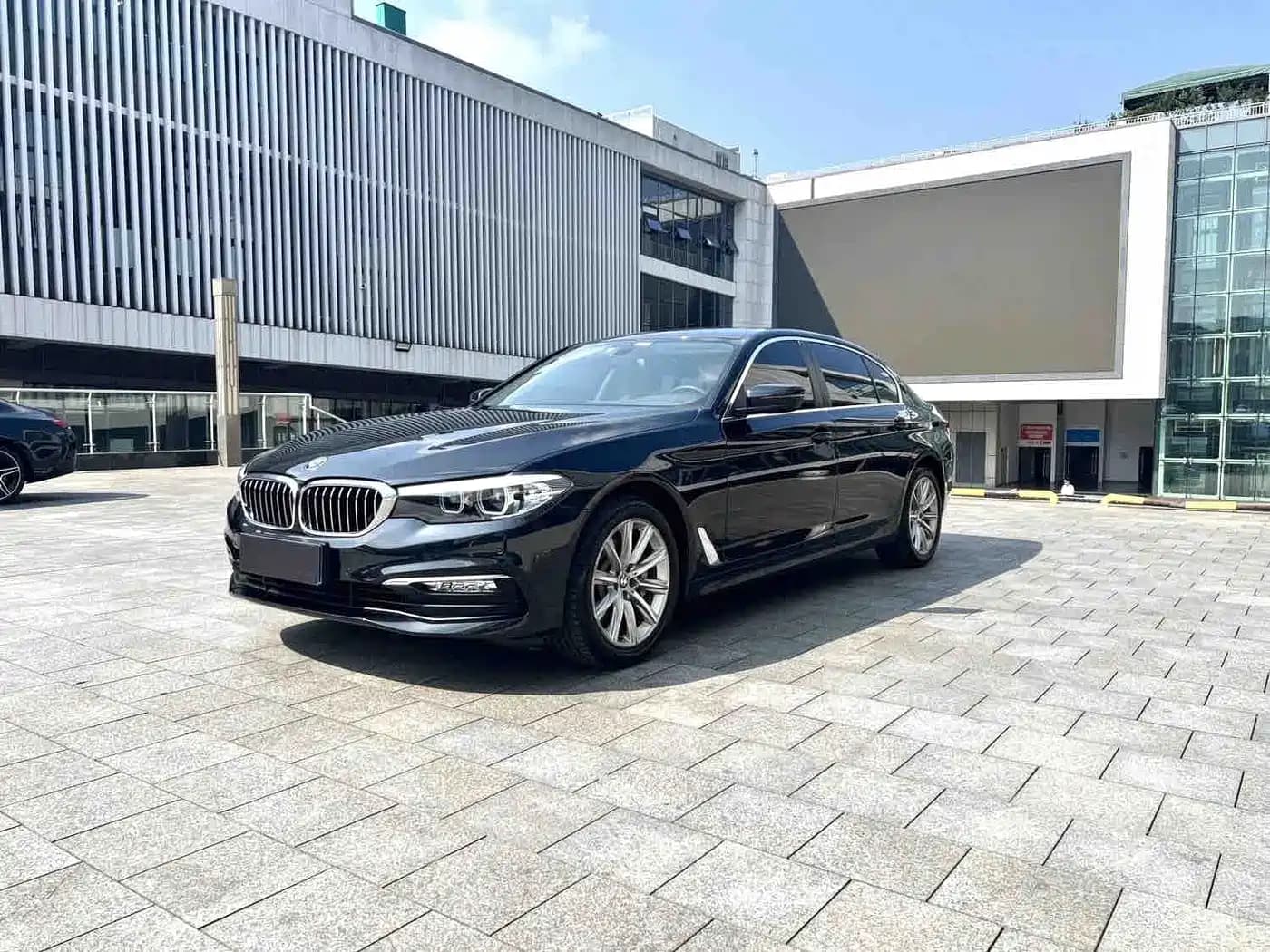 BMW 5 Series 2018 528Li Launch Special Edition